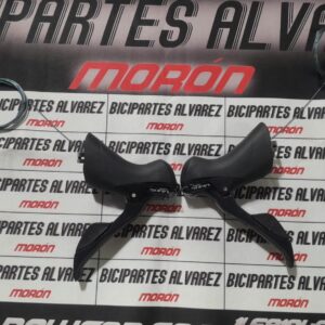 PAR DE MANIJA INTREGADA SORA 2X9 ST-R3000